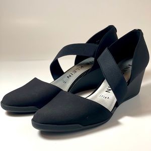 Anne Klein slip on Wedge size 8.5
